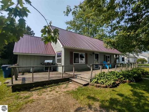 300 E Saginaw St, Au Gres, MI 48703 photo 1