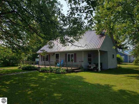 300 E Saginaw St, Au Gres, MI 48703 photo 3