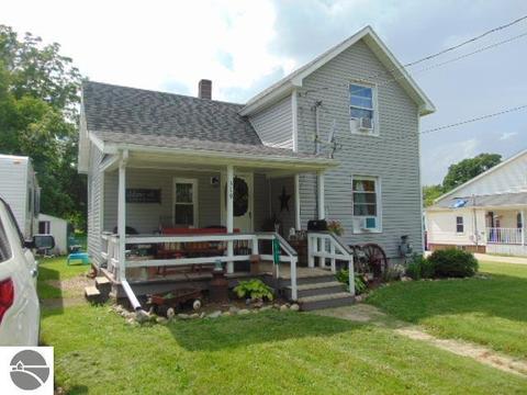 519 N Jeffery St, Ithaca, MI 48847 photo 1