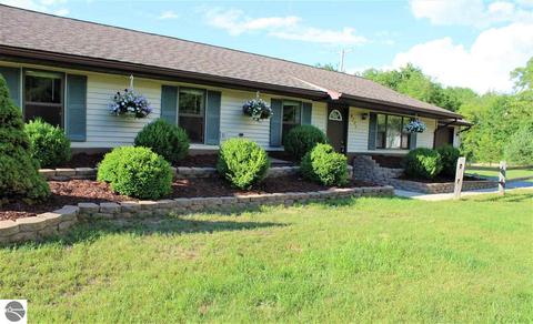 9771 E River Rd, Mount Pleasant, MI 48858 photo 2