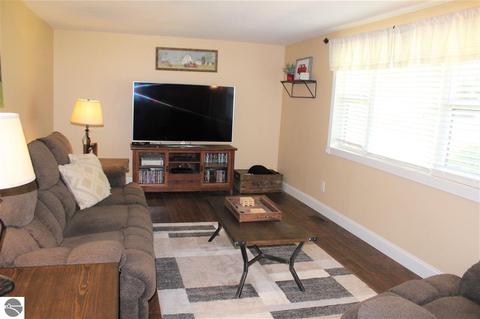 9771 E River Rd, Mount Pleasant, MI 48858 photo 8