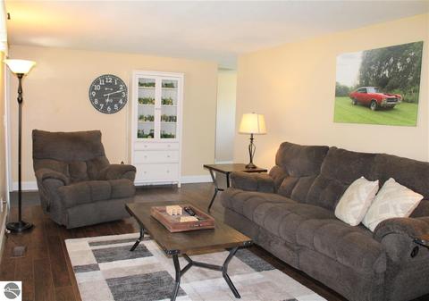 9771 E River Rd, Mount Pleasant, MI 48858 photo 7