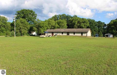 9771 E River Rd, Mount Pleasant, MI 48858 photo 4