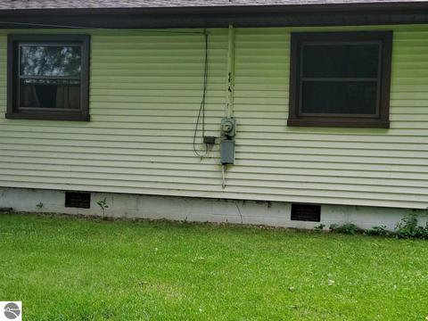 305 W Tyler Rd, Ithaca, MI 48847 photo 6