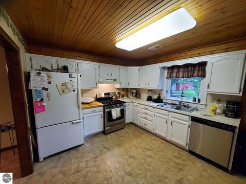 305 W Tyler Rd, Ithaca, MI 48847 photo 10
