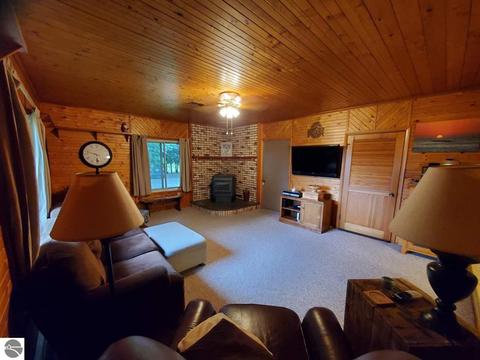 305 W Tyler Rd, Ithaca, MI 48847 photo 9