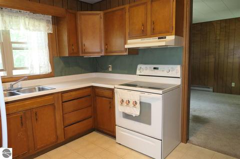 3824 E Millbrook, Mount Pleasant, MI 48858 photo 9