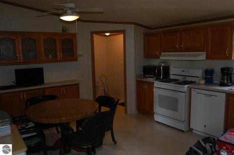 758 Sunset Dr, Lupton, MI 48635 photo 4