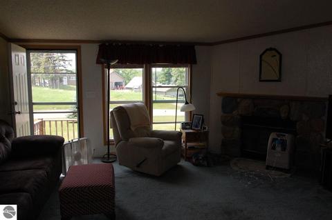 758 Sunset Dr, Lupton, MI 48635 photo 6