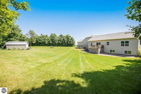 7426 Meadows Dr, Cedar, MI 49621 photo 5