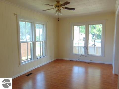 321 E North St, Ithaca, MI 48847 photo 23