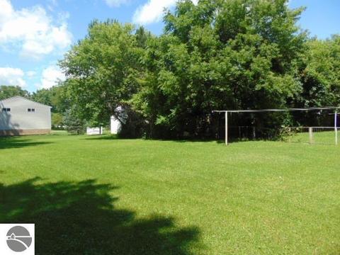 321 E North St, Ithaca, MI 48847 photo 11