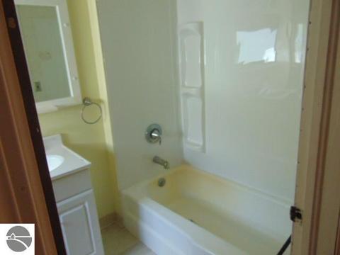 321 E North St, Ithaca, MI 48847 photo 17