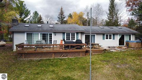 4496 Mohawk Trl, Gladwin, MI 48624 photo 1