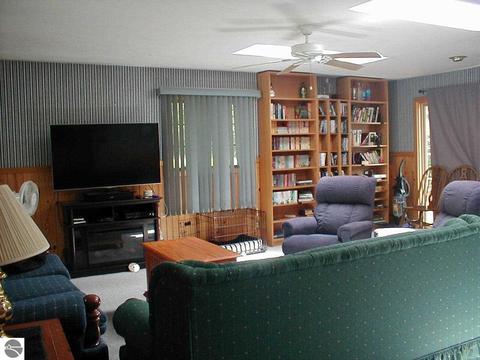 4496 Mohawk Trl, Gladwin, MI 48624 photo 9