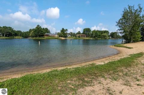 529 Gitchegumee Dr, Buckley, MI 49620 photo 10