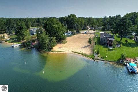 529 Gitchegumee Dr, Buckley, MI 49620 photo 7