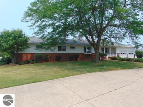 1725 S State Rd, Ithaca, MI 48847 photo 1