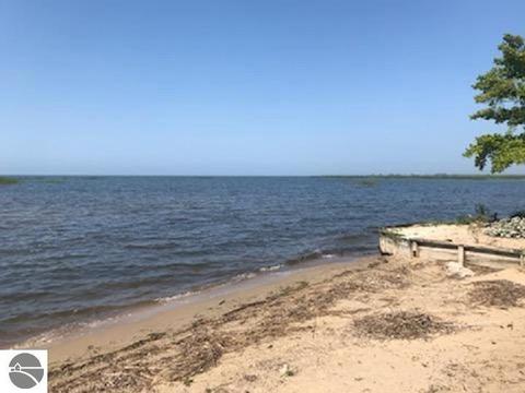 2836 E Booth Rd, Au Gres, MI 48703 photo 3