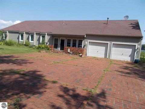 4559 E State, Hale, MI 48739 photo 2