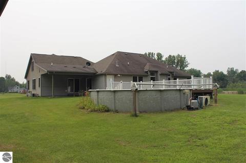 125 N Alamando Rd, Shepherd, MI 48883 photo 4