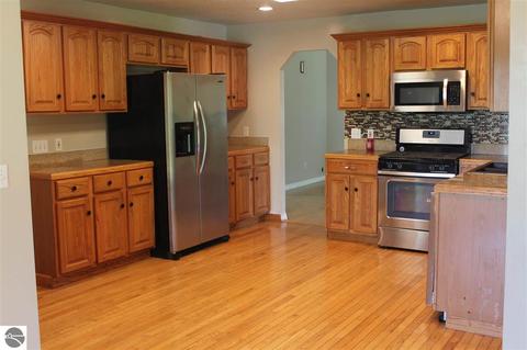 125 N Alamando Rd, Shepherd, MI 48883 photo 17