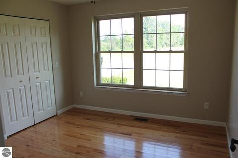 125 N Alamando Rd, Shepherd, MI 48883 photo 10