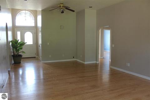125 N Alamando Rd, Shepherd, MI 48883 photo 7