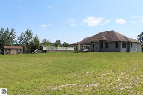 125 N Alamando Rd, Shepherd, MI 48883 photo 3