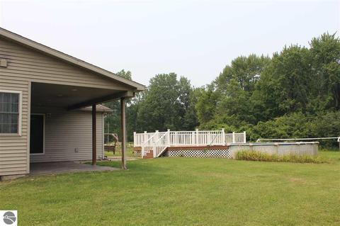 125 N Alamando Rd, Shepherd, MI 48883 photo 5