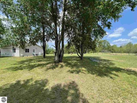 1160 Bear Ave, Harrison, MI 48625 photo 3