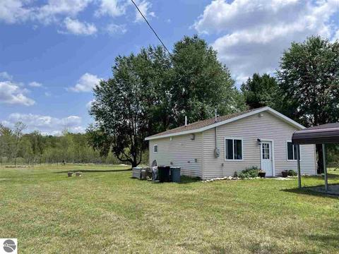 1160 Bear Ave, Harrison, MI 48625 photo 7