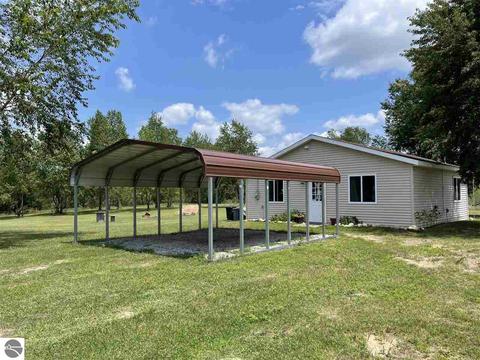1160 Bear Ave, Harrison, MI 48625 photo 1