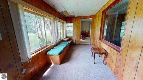 5015 E Dover Rd, Clare, MI 48617 photo 7
