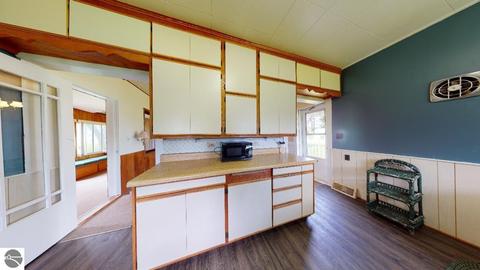 5015 E Dover Rd, Clare, MI 48617 photo 11