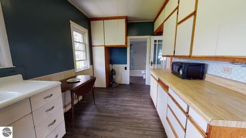 5015 E Dover Rd, Clare, MI 48617 photo 13