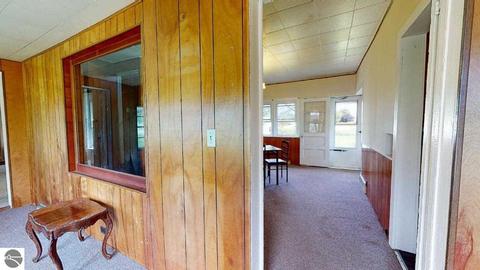 5015 E Dover Rd, Clare, MI 48617 photo 8