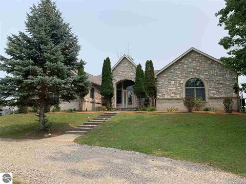2405 Springwood Dr, Harrison, MI 48625 photo 5