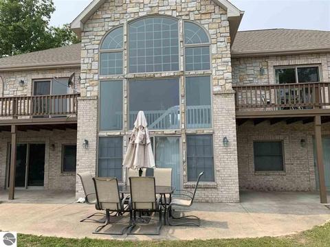 2405 Springwood Dr, Harrison, MI 48625 photo 4
