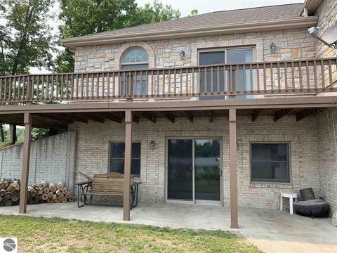 2405 Springwood Dr, Harrison, MI 48625 photo 8