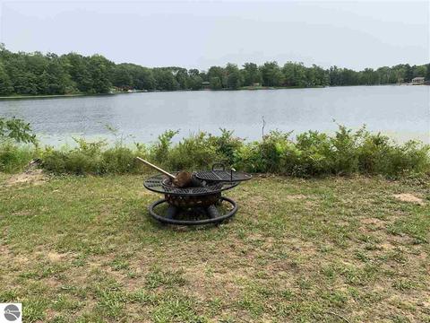 2405 Springwood Dr, Harrison, MI 48625 photo 23