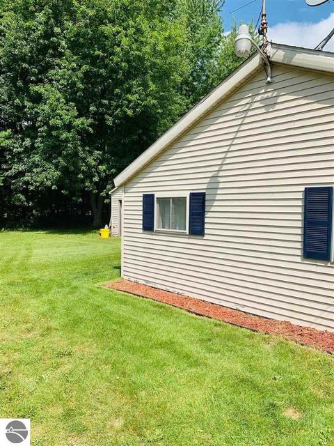 8867 E Remus Rd, Mount Pleasant, MI 48858 photo 24