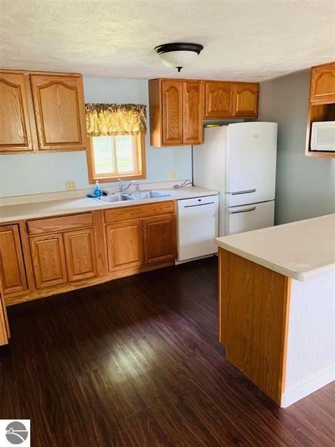 8867 E Remus Rd, Mount Pleasant, MI 48858 photo 16