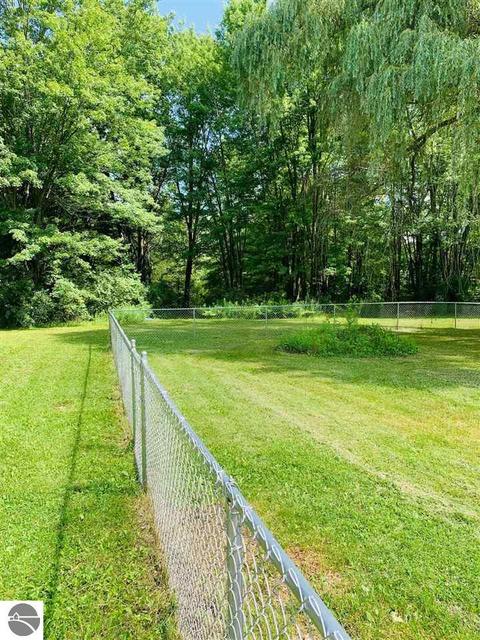 8867 E Remus Rd, Mount Pleasant, MI 48858 photo 25