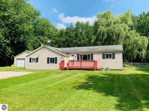 8867 E Remus Rd, Mount Pleasant, MI 48858 photo 2