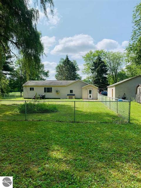 8867 E Remus Rd, Mount Pleasant, MI 48858 photo 27