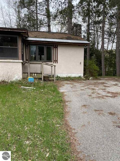 11199 S Cedar Rd, Cedar, MI 49621 photo 12