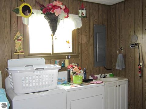 3365 Euclid Ave, Lupton, MI 48635 photo 17