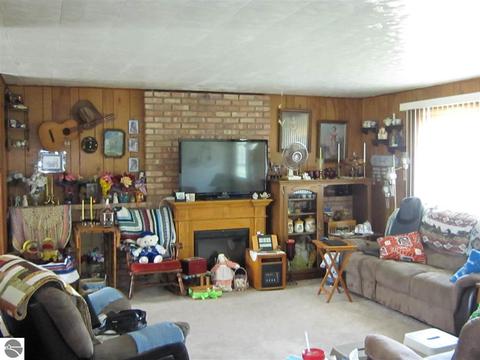 3365 Euclid Ave, Lupton, MI 48635 photo 4