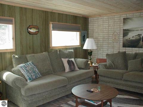 493 E Rdg, Gladwin, MI 48624 photo 8